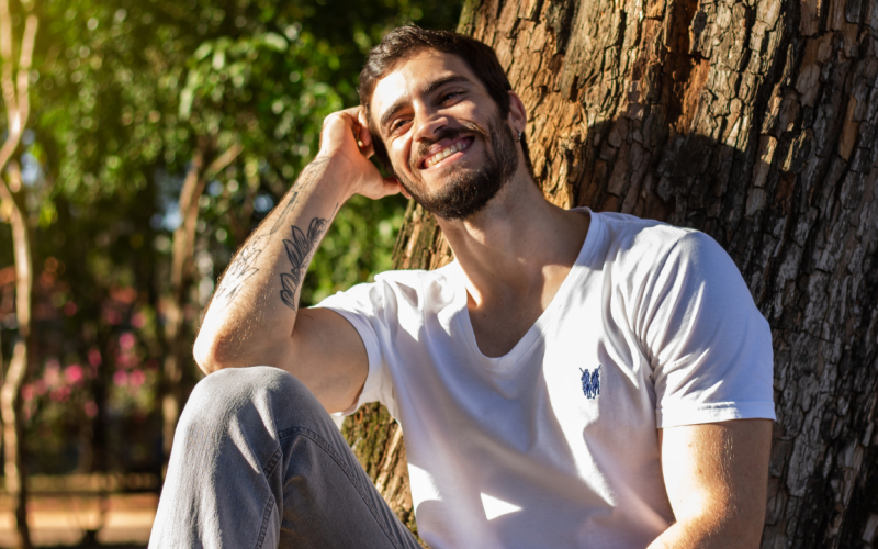 É possível fazer tatuagem no verão? Cuidados e recomendações