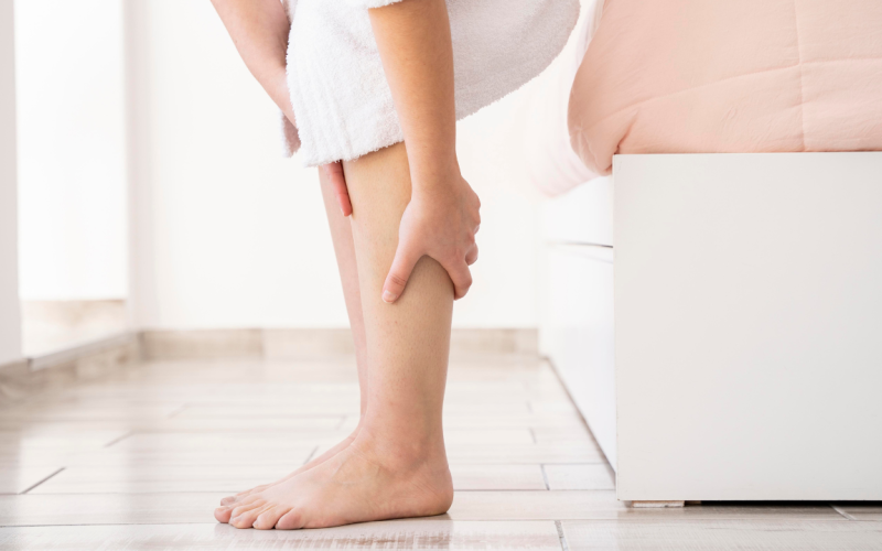 Pernas inchadas e pesadas: junho é o mês de conscientização do lipedema